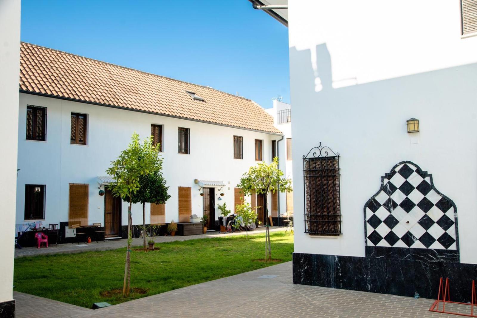 Los Patios De San Lorenzo Con Parking Кордова Экстерьер фото