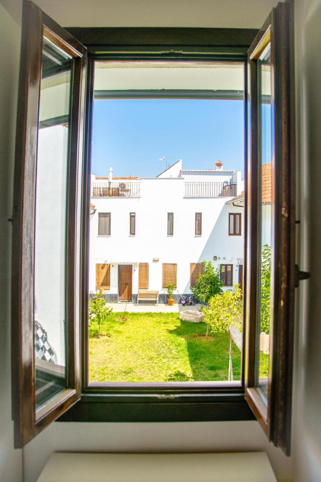 Los Patios De San Lorenzo Con Parking Кордова Экстерьер фото